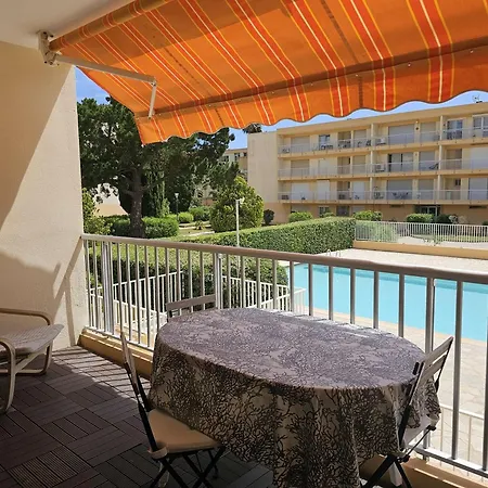 Confortable 2 Pieces Au Lavandou Avec Balcon, Clim Et Acces Piscine - Fr-1-308-120 Apartment