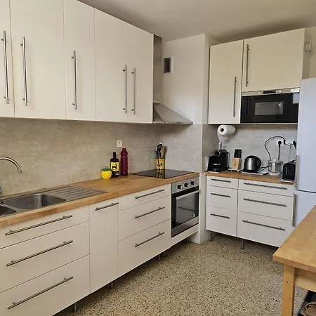 Apartment Confortable 2 Pieces Au Lavandou Avec Balcon, Clim Et Acces Piscine - Fr-1-308-120 *